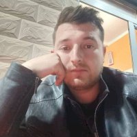 Une photo d’un participant qui veut faire connaissance et se marier