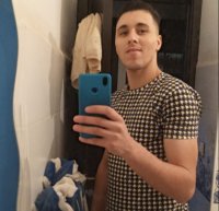 Une photo d’un participant qui veut faire connaissance et se marier