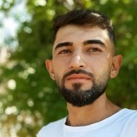 Une photo d’un participant qui veut faire connaissance et se marier